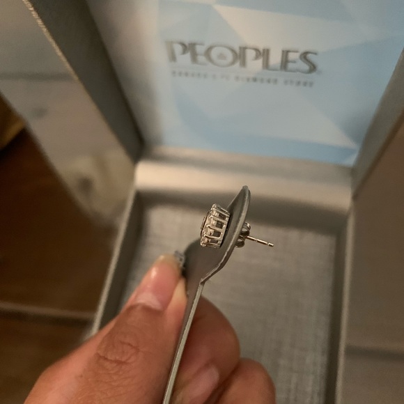 SOLD - PEOPLES | Jewelry Set - Picture 5 of 7